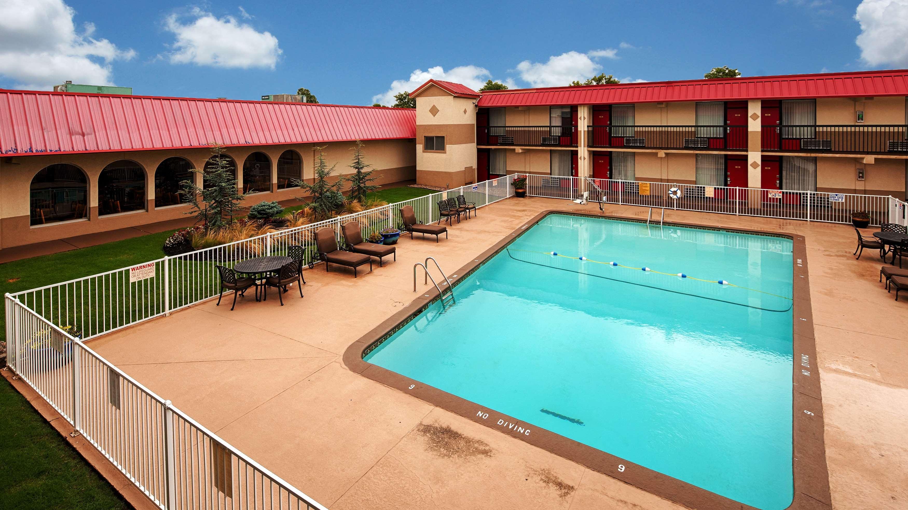 Best Western Tulsa Airport Exterior photo