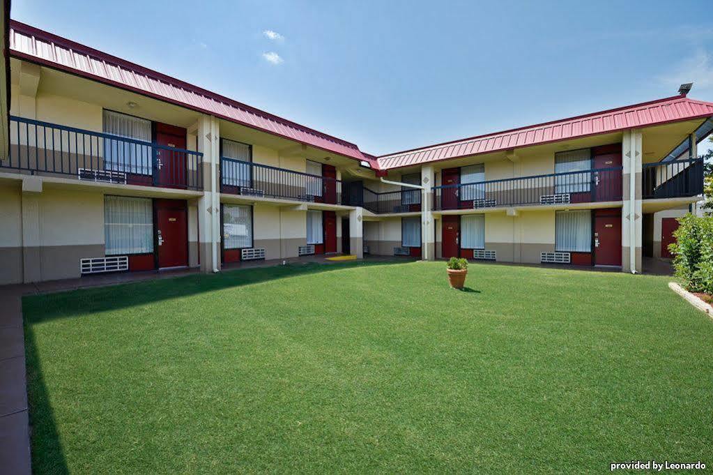 Best Western Tulsa Airport Exterior photo